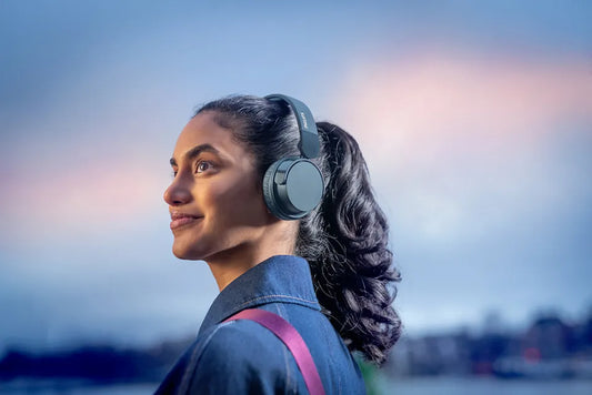 PHILIPS Wireless On Ear Headphone with mic 32mm drivers/closed-back blue