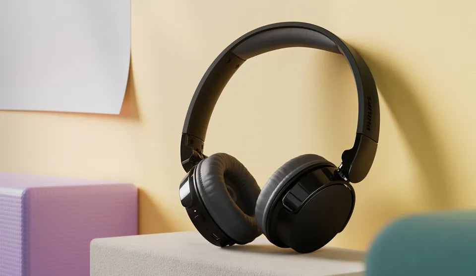 Консюмър и гейминг слушалки Philips Headphones with mic up to 25 hours playtime black