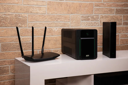 Line Interactive UPS тип кула APC Easy UPS BVX Series BVX1600LI UPS AC 220-240V 900Watt 1600VA 7Ah output connectors 6