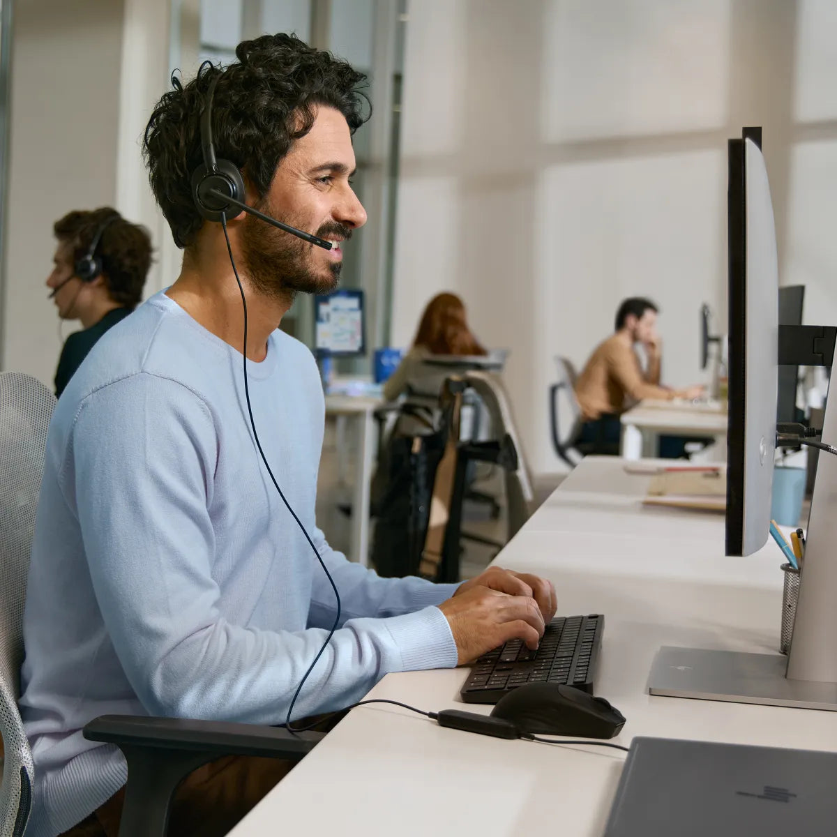 Бизнес слушалки HP Poly Mission 425 Stereo USB Wired Headset WW