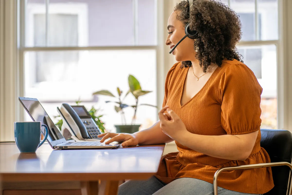 Бизнес слушалки HP Poly Voyager 4320 Microsoft Teams Certified USB-C Headset +BT700 dongle
