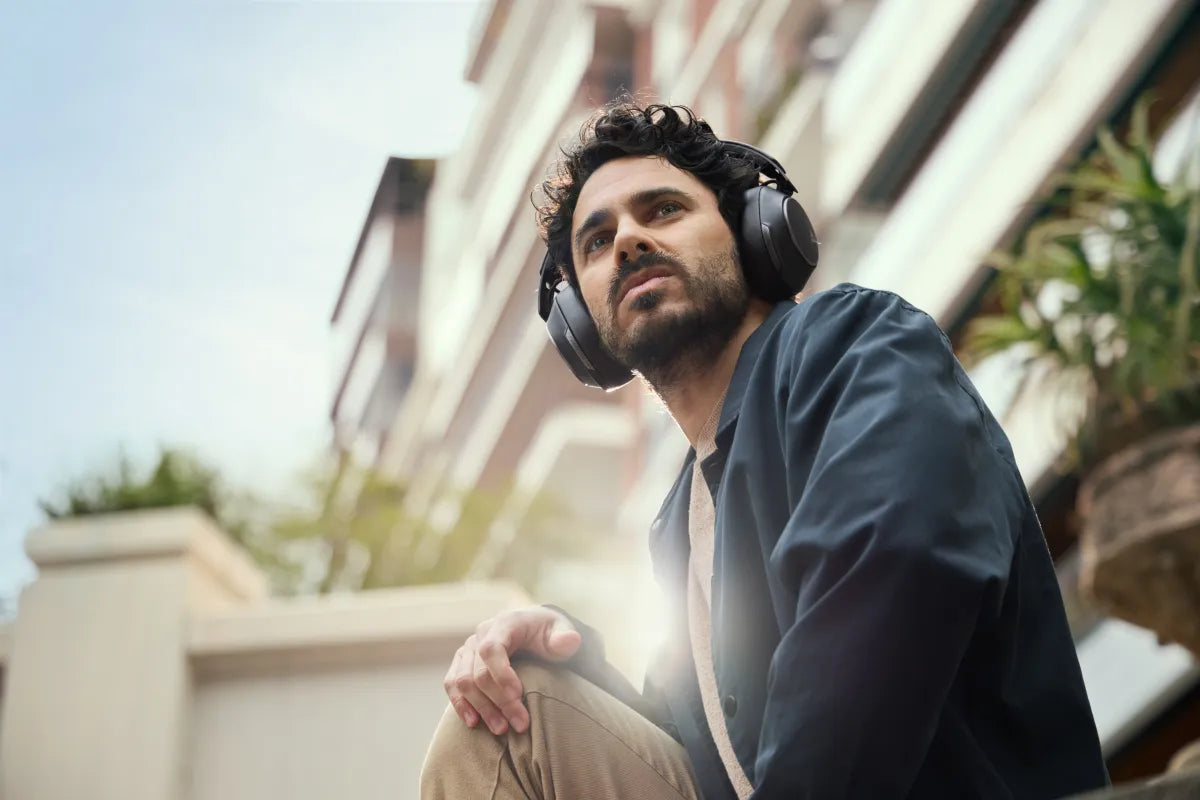 Бизнес слушалки HP Poly Voyager Surround 85 UC Microsoft Teams Certified USB-C Headset +USB-C/A Adapter +Charging Stand