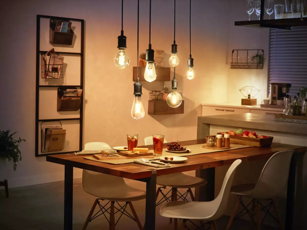 Крушки и Ламп Philips by Signify PHILIPS HueW 7W Fil ST72 EUR E27